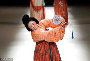 唐仕女吃瓜图图文  第3张